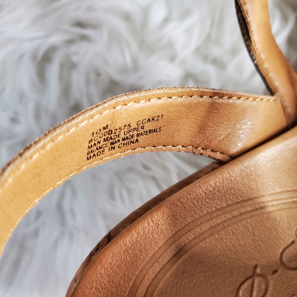 Women's Tan Wedge Sandals - Picture 7 of 8